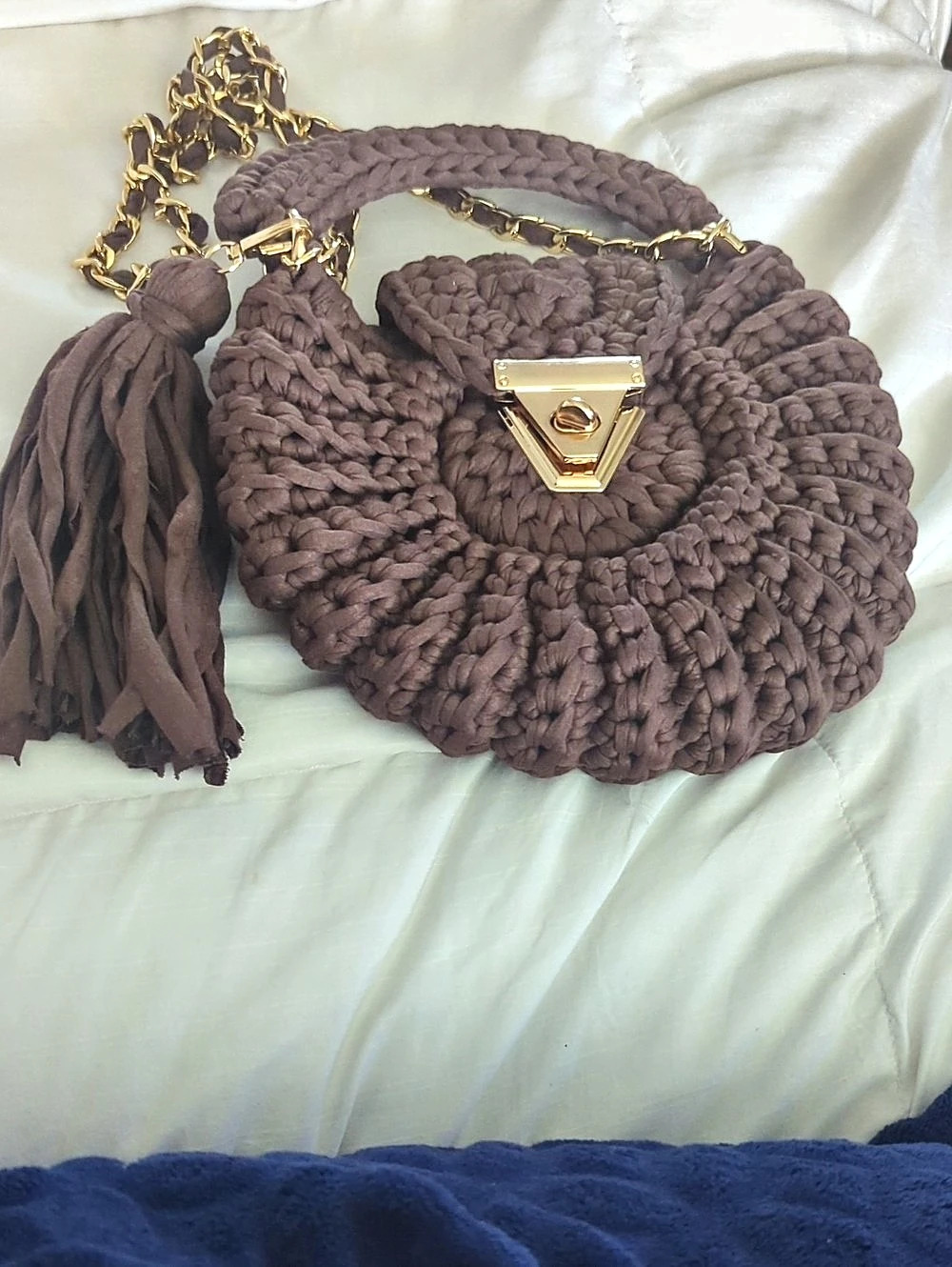 Knit Shoulder Bag in Brown